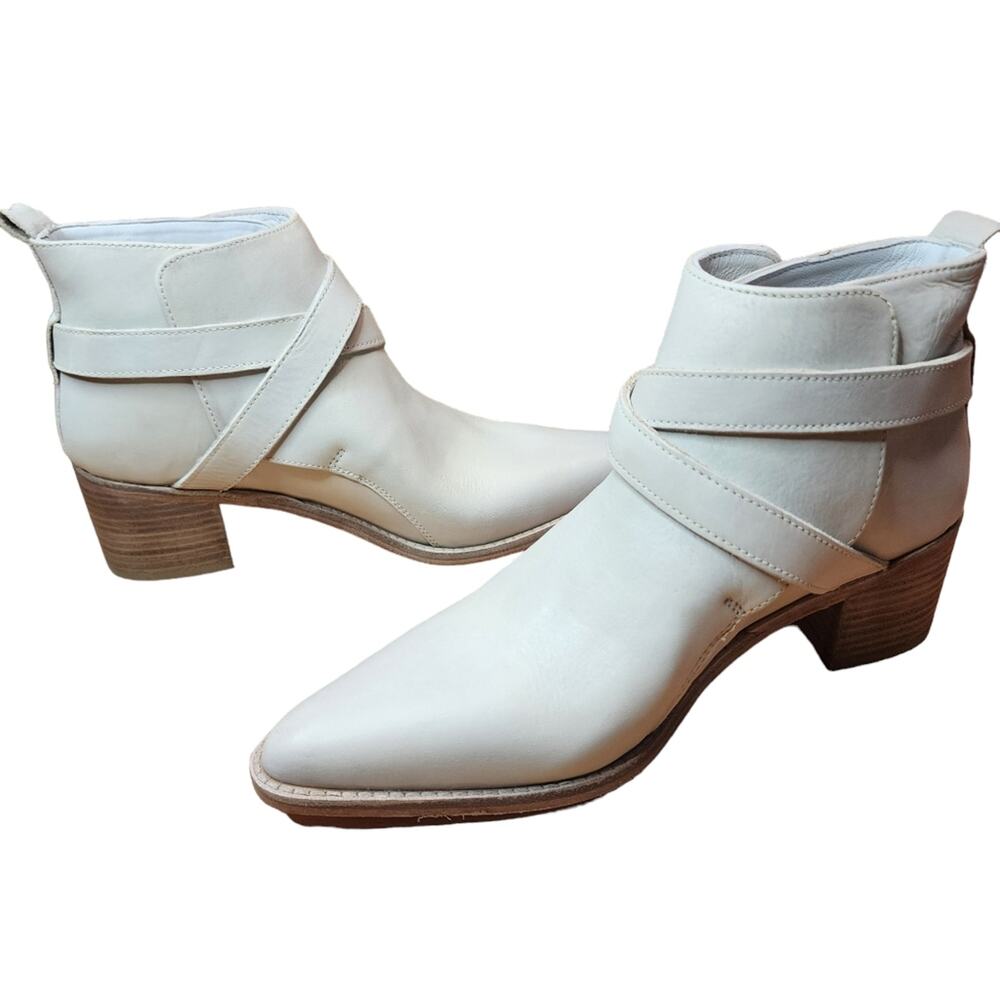 Free People Pointed Western Boots, Leather Back Loop Ankle White Size 9/…